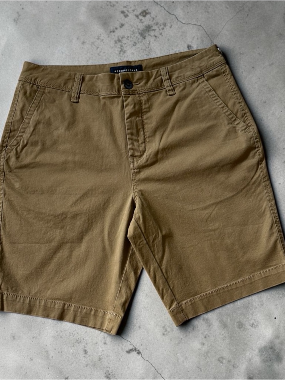 Aeropostale Men's Khaki Flat Front Chino Shorts